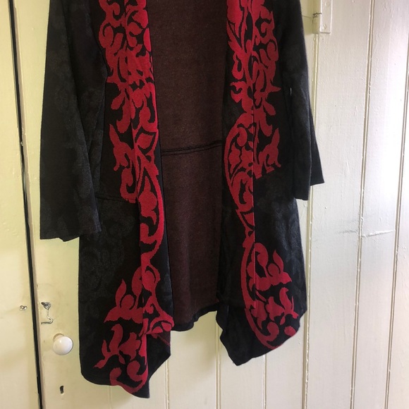 Frank Lyman Cardigan - Picture 2 of 4